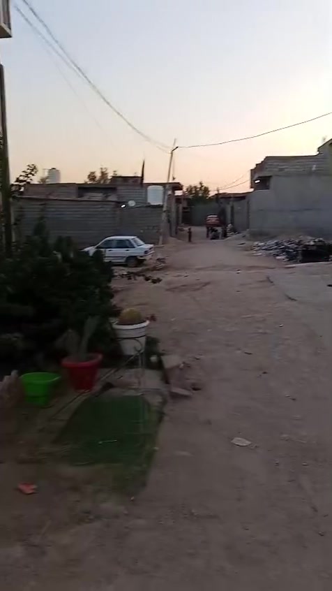 بيت للبيع مساحة 100متر طابقين مكان كربلاء وراء جامعة العميد على بزل بناء حديث طابوق جنس العقار طابوي زراعي سند 25 سعرها 55مليون تفاصيل اكثر وتساب ***********
