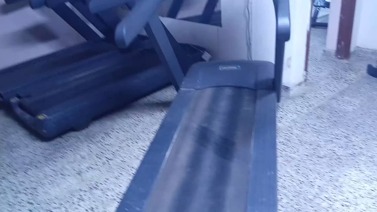 السلام عليكم اجهزة رياضيه للبيع للتواصل ***********
