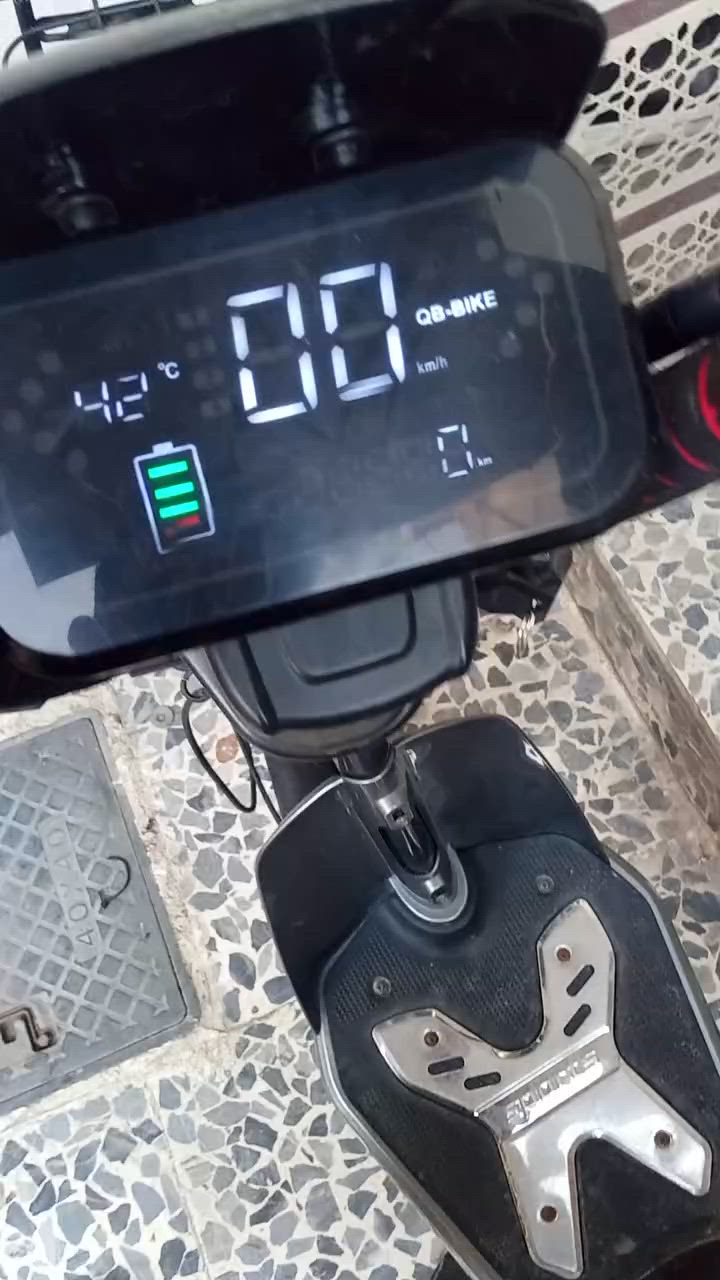 السلام عليكم للبيع ماطور شحن بطاريات نص عمر الماطور نظيف السعر 200وبي مجال ملاحظه بدون شاحنه مكاني حي عدن يم شارع التنانير***********7 وتساب
