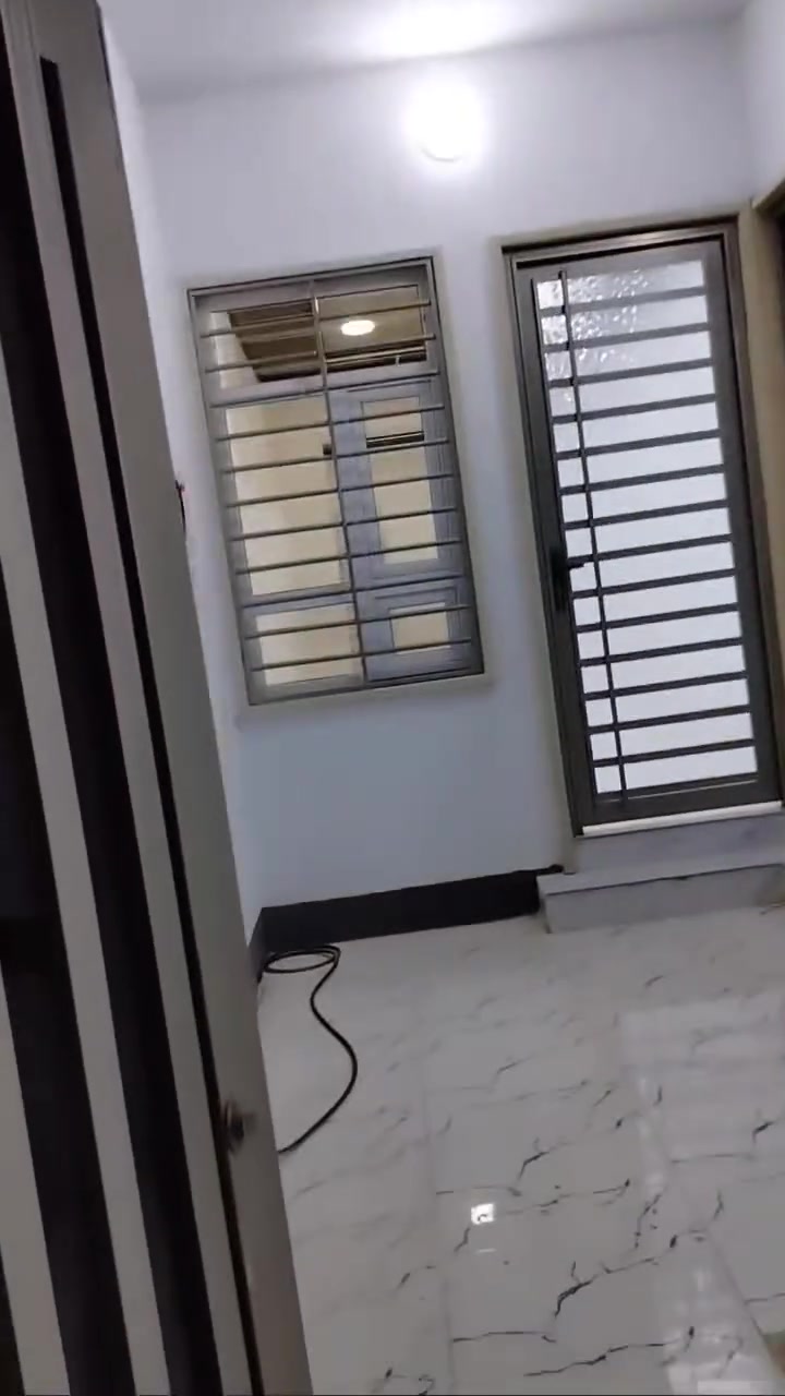 ⭕ بيت للبيع في حي السماح(السياسين)، قرب المدرسة الكويتية🏠
🔷 المساحة/ 100م، واجهة: 5م
🔷 طابق ونصف، بناء حديث 2024
#سند طابو الزهور، شرط التحويل📄
🔘 يتكون الطابق الأول من ( كراج + استقبال مفتوح على الهول+ غرفة نوم + مطبخ + صحيات)
🔘 الطابق الثاني يتكون من ( غرفة نوم+ هول واسع+ صحيات+ سطح ناصي وسطح عالي)
📌 نظام تأسيس للسبالت والستلايت لكل غرفة.
⭕نستقبل جميع العروض، مكتب #الغدق_للعقار
#للاستفسار الاتصال على الارقام التالية👇🏼
***********📞
***********📞
