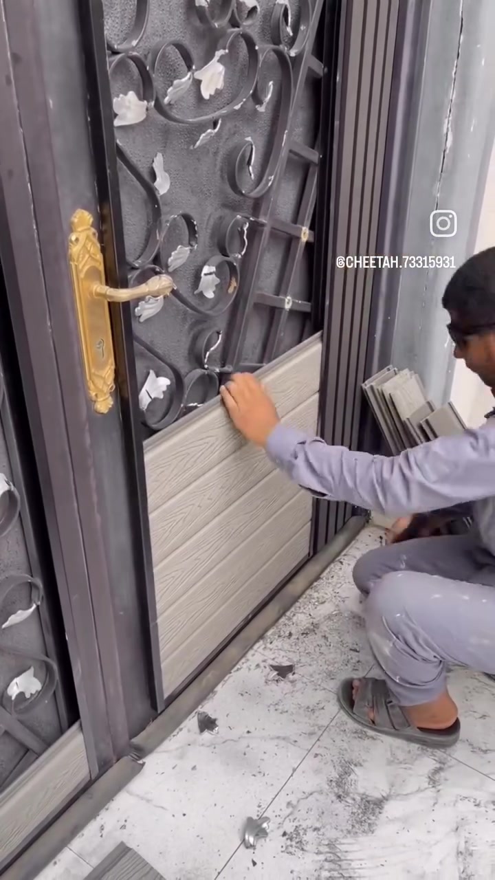 مستعدون لتغليف الابواب القديم بديل الخشب مقاوم للحراره ومياه الامطار مكان ذي قار حي اور ***********
