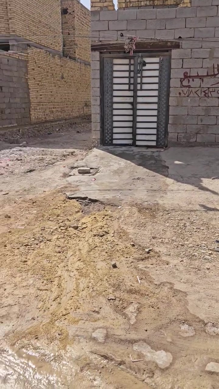 سلام عليكم بيت للبيع زراعي مساحه 100 موقع البيت ع شارع ريسي مال الشفيج للستفسار تصال ع رقم ***********
