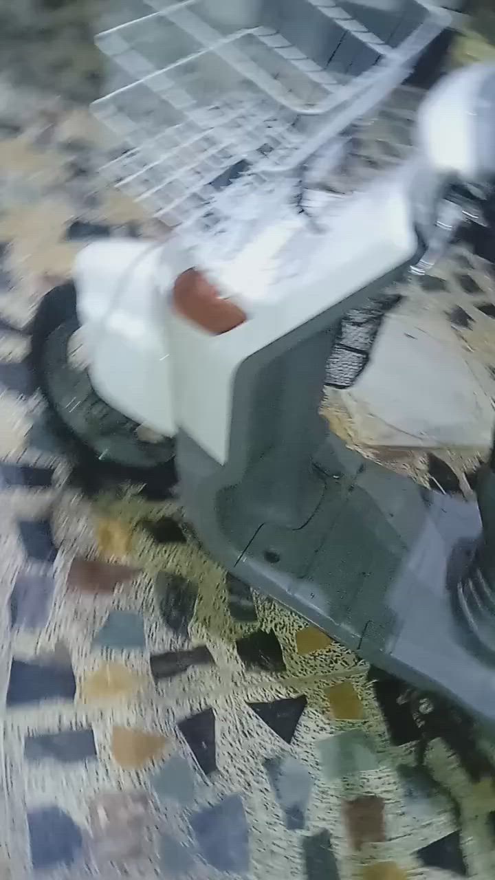 السلام عليكم بيكم نضيفه كله شغال كهربائيات سلف وهندر محرك بلاد كيلو متر عداد كلها شغاله سعر ٤٧٥ دراجه بلاديه مكان بغداد الحبيبيه قرب مطعم وليد ***********
