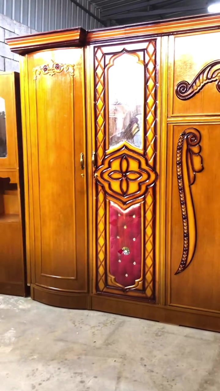 غرفه النوم ٦ ابواب طابقين ملحق نظافتها ٩٠٪؜ السعر ٨٠٠ الف فقط واتساب ***********
