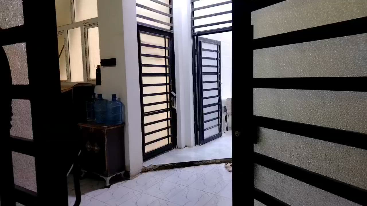بيت زراعي للبيع داخل مجمع الروان النموذجي مساحه البيت ١٥٠ م بناء ٢٠٢٥ يحتوي على غرفتين نوم استقبال ومطبخ وصالة للأستفسار الاتصال على الرقم ***********
