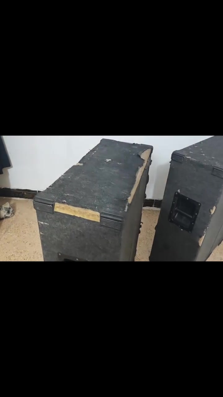 مره رخصه الدمن سماعت البيع العده ثنين كل سماعه 4لبه السعر خاص وذا الرقم  *********** العنوان كوت الكريميه
