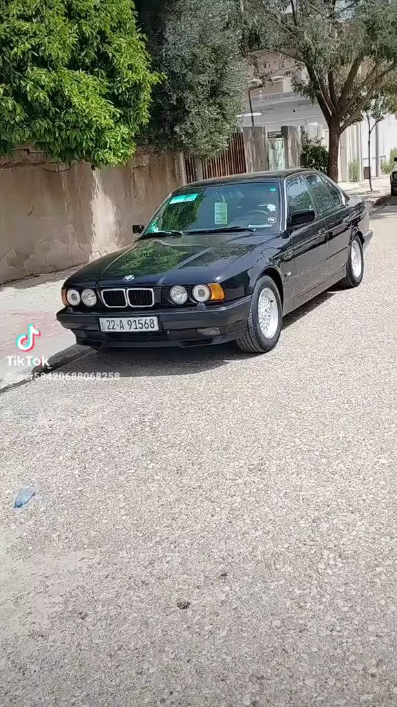 سلام عليكم بي ام موديل 1991 اصل السياره خير من الله كير محرك اربع تايرات تبريد غرفته جديد صدر امامي وخلفي ٤دبلات كله جدد بدون ضربه السياره السعر ٧٢ وبي مجال *********** السياره رقم وسنويه وهزه كله جدد السياره متعوب عليه كلش
