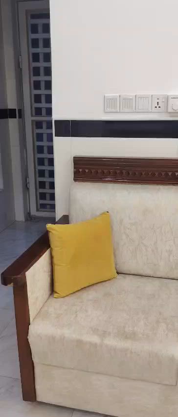 السلام عليكم
ديوان للبيع 17 متر وكرسيين تسگام أخو الجديد 
السعر 3500 وبيه مجال 
للتواصل مراسلة الحساب


**إذا كنت صاحب هذا الإعلان وتريد حذفه لأي سبب، رجاءا أرسل رسالة إلى الدعم الفني**