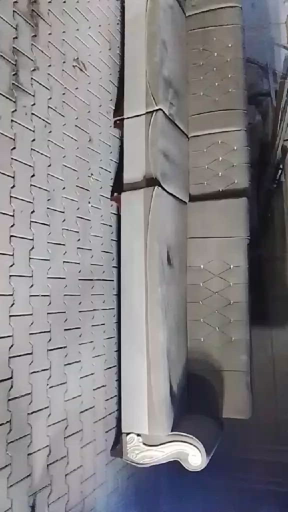 ديوان للبيع للاتصال على الرقم *********** وبسعرمناسب يحتاج بس دوشمه
