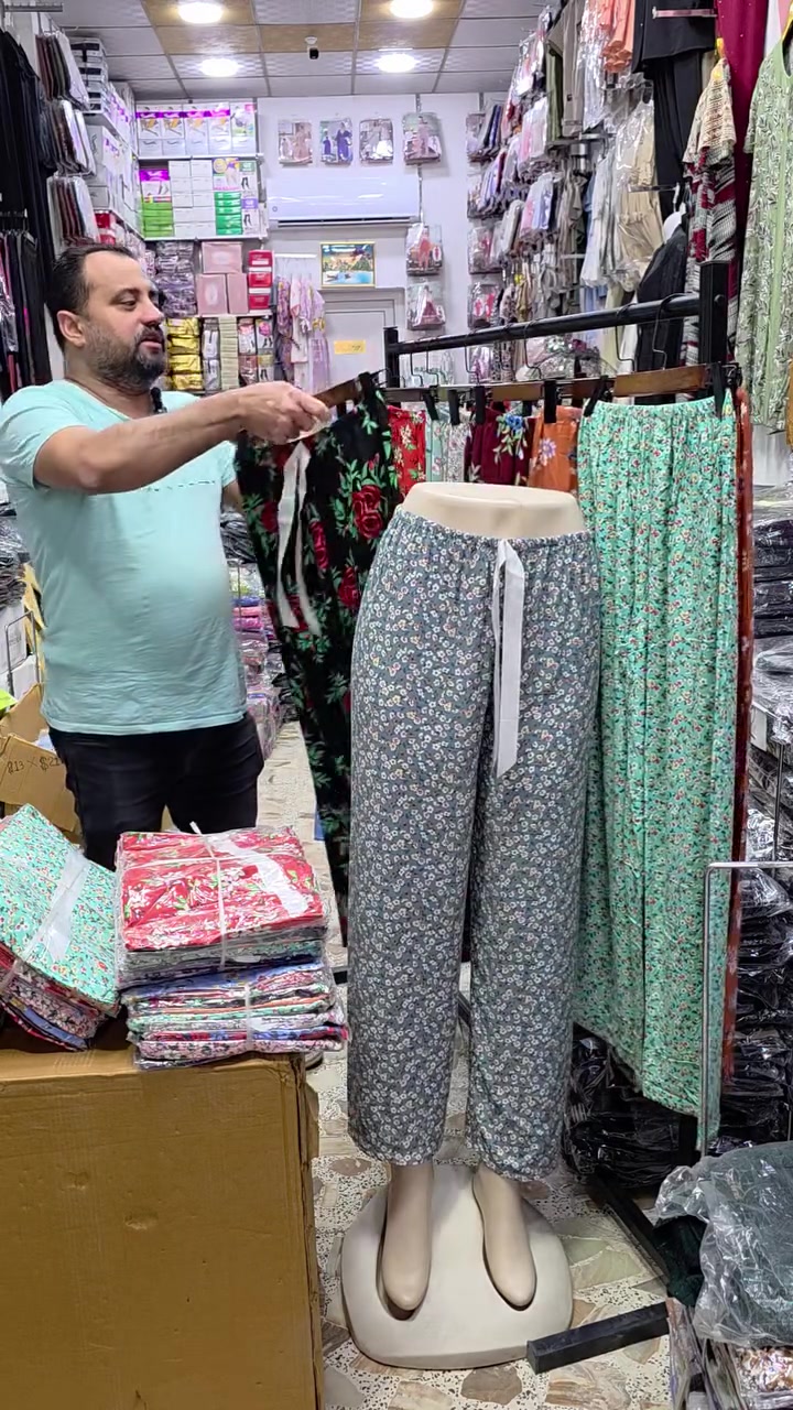 كيلوت كشمير صيني 
الدرزن يجي ١٢ لون و ١٢ نقشه مشكله 

سعر الدرزن فقط ٢٤ 

مكان المحل / النجف الاشرف - خان مخضر 
الحجز / مراسلة واتساب ***********  📞
التوصيل / يوجد توصيل لكل  الَمحافظات 🚛.
