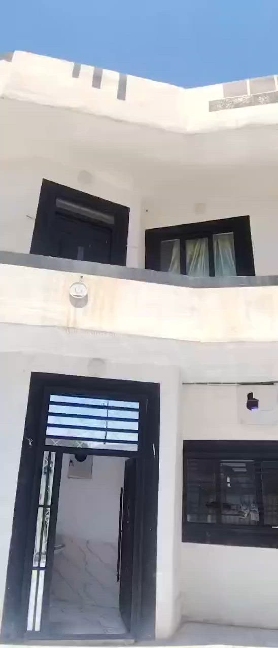 بيت للبيع طابقين بناء جديد سيراميك 2نوم وهول واستقبال ومطبخ و2نوم الطابق الثاني250متر طابو صرف بأسم شخص واحد حي حطين مقابل فرع جامع التابعين قريب على التربية لباقي التفاصيل
***********
