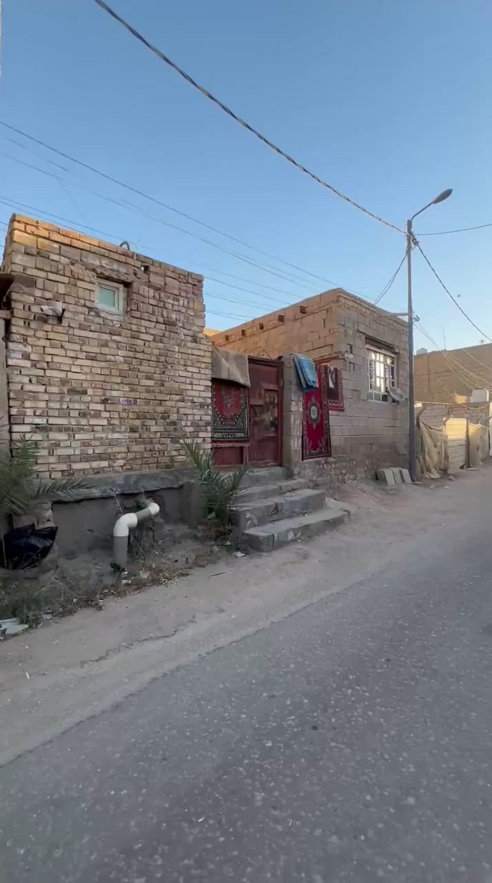 بيت للبيع بموقع مميز
🏠 مساحة الأرض: 155متر صافي 

🛏 . غرف نوم 2+ صالة + استقبال+... حمام

البناء.. طابو صرف

📍 الديوانية - [الشاميه] حي الحسين قريب على ... [مدرسة الخوله]
 للتفاوض

البيت مرتب وجاهز للسكن، صور وفيديو موجود

للاستفسار فقط:
 ***********
