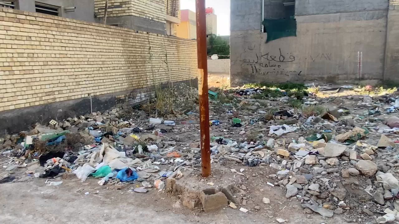 قطعة ارض في المحمودية حي الحكيم ثاني بيت على الشارع العام طابو زراعي سند 25خدمات كهرباء ماء تبليط السعر او للأستفسار الاتصال على الرقم ***********
