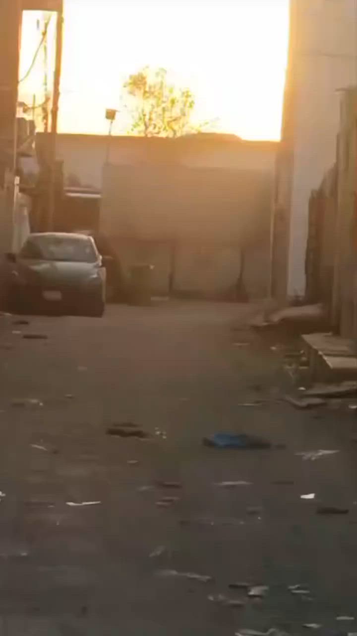 قطعه للبيع مساحه ١٠٠م شبه تجاريه
ثاني قطعه  عن السايدين الجديده  الحر منطقة السواده 

اللاستفسار أكثر على الأرقام التالية 
***********
***********

