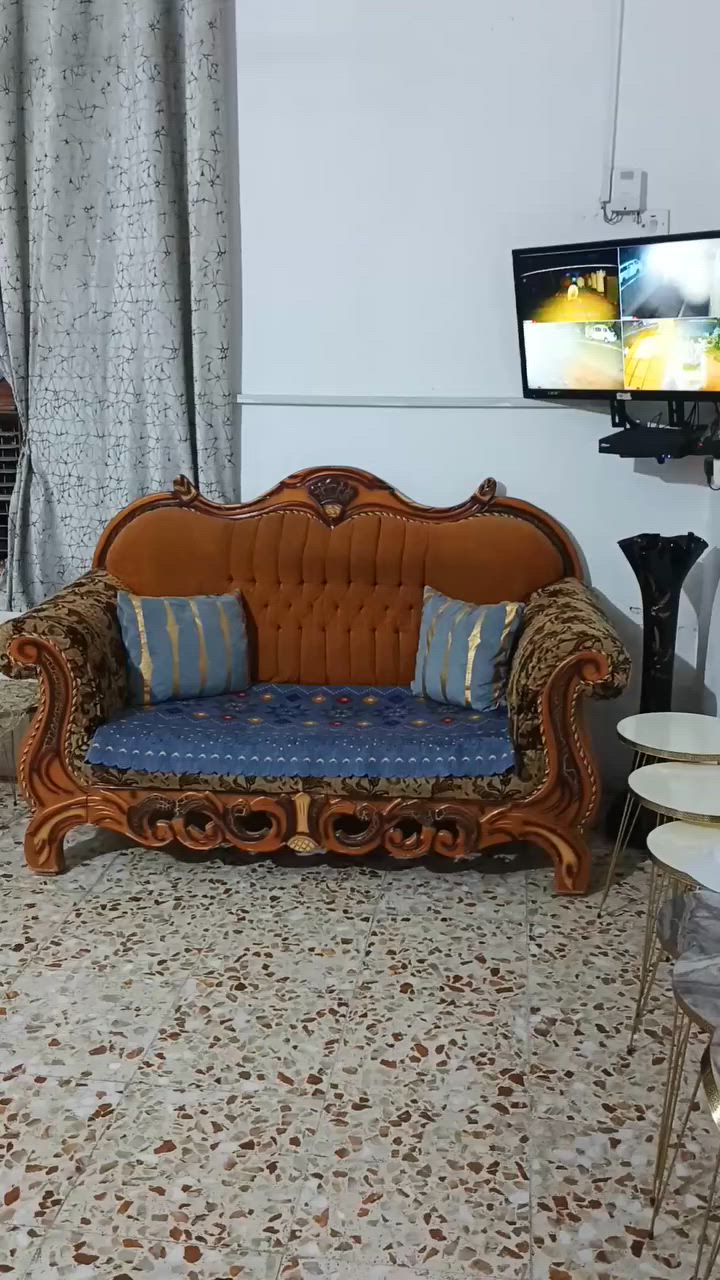 السلام عليكم طباخ الفرن مالته مايشتغل والعين الي بلنص والتخم كامل 10 مقاعد لا مكسور ولا مشكك فقط المقاعد ام ال 3 دايس الاسفنج مال مقعد قيم واخذ --  ***********
