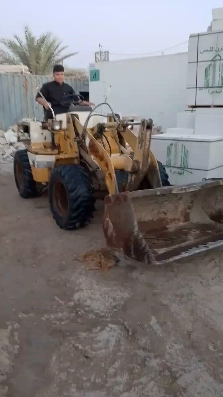 السلام عليكم  
شفل كوماتسو للبيع 
محرك جديد  ويا ومحرك ثاني  احتياط
شفل نظيف ومحرك جديد للغايه
الشفل منفيس 
السعر 50 ورقه 
(يوجد معمل بلوك للبيع كهربائي وراه قالبين ابو 6 مع خباطه) 
الاستفسار اكثر عن المعمل او الشفل  اتصال 
***********
***********
