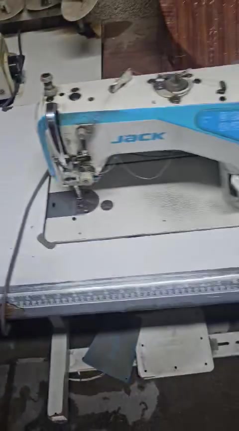 مكاين للبيع الكل مابيع قطعه الي يريدهن يتواصل 
***********
