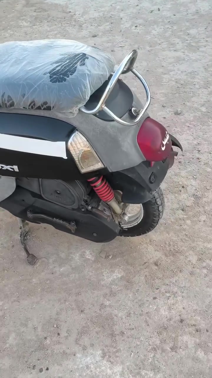 سلام عليكم شباب هاي الدراجه كلها بلاد وكلشي شغال بيها ختم واحد حته السويج بس الذيل مگطوم الوره 2009 كفاله وصل موجود ***********
