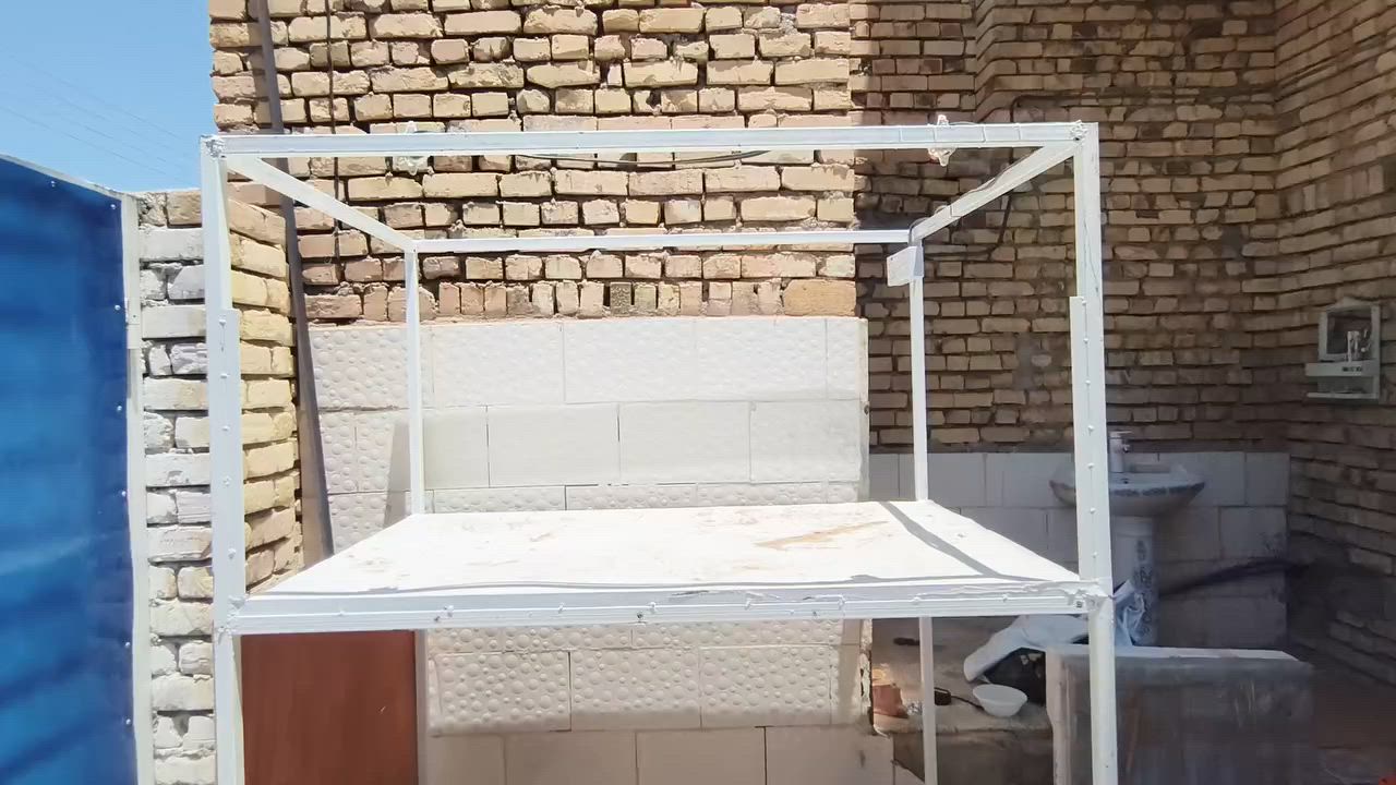 السلام عليكم
ميز للبيع حديد مليم 2 ثقيل
الارتفاع 2  متر
العراض متر أو نص
الطوال1متر
للاستفسار مراسله ***********
@إشارة
