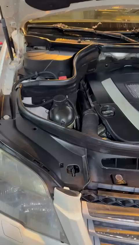 مارسيدس glk300 موديل ٢٠١١ ستة اسلندر رقم اربيل بيها رشتين صبغ اثر شخوط ترهم مراوس حسب القناعة سعرها ١٦٥ وبيها مجال 
اتصال على الرقم *********** وبيه واتساب.
