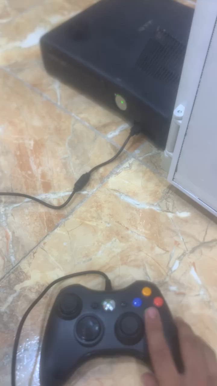 السلام عليكمxboxنضيف كلش استخدامه قليل باله مهكر ويا هارد بي العاب قويه ومهكرهgtav وكول او ديوتي 
ويا جويستك اصليه مو كوبي ويا محولهHD كامل محلقات تعال والعب كبل سعره130 مكاني بصره حيل نضيف وكلشي شغال منفذ الاقراص شغال موضح بلفيديو


**إذا كنت صاحب هذا الإعلان وتريد حذفه لأي سبب، رجاءا أرسل رسالة إلى الدعم الفني**