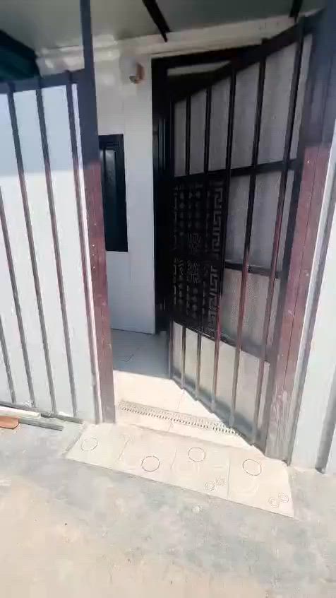 بيت تجاوز للبيع مساحة ٦٦ متر الشعب تقاطع النادي العربي مشمول ب التطويب السعر مناسب ***********
