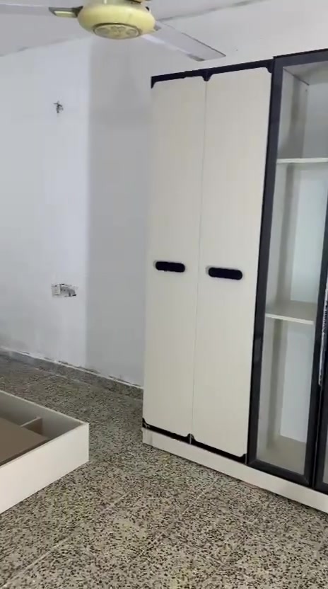 غرفه مستعمله شهر واحدغرفه نظيفه السعر  ٦٠٠ وبينه مجال للتواصل والاستفسار الاتصال علئ الرقم ***********
